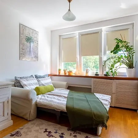 Apartment Cozy, Bright, Comfy Studio Next To The Old Town.