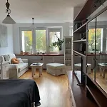 Διαμέρισμα Cozy, Bright, Comfy Studio Next To The Old Town. Βαρσοβία
