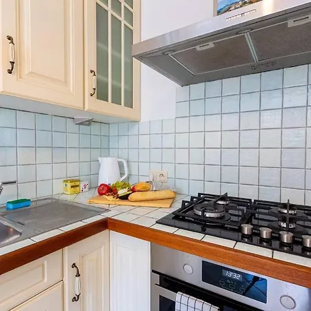 Cozy, Bright, Comfy Studio Next To The Old Town. Daire